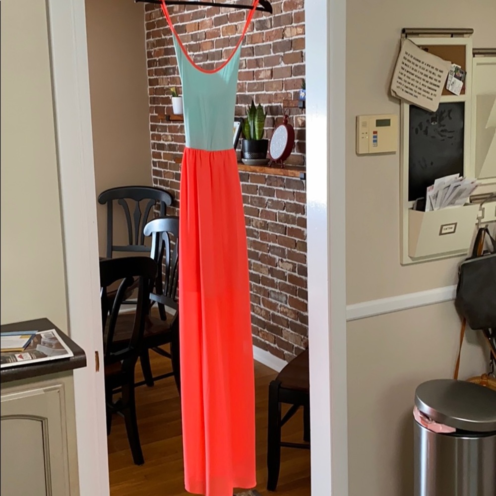 Women’s maxi dress